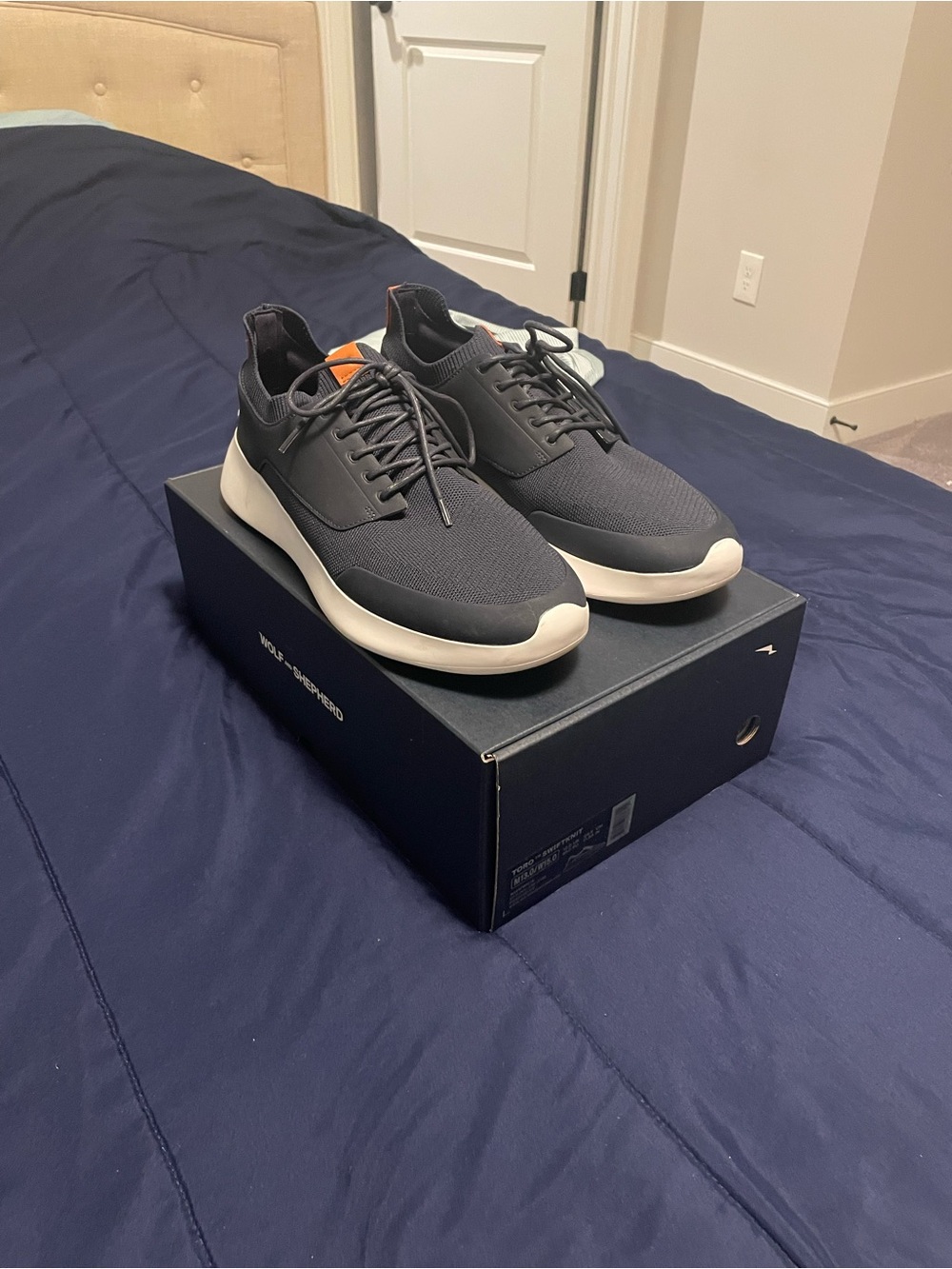 Wolf & Shepherd Toro SwiftKnit Men’s 13 - Navy / White